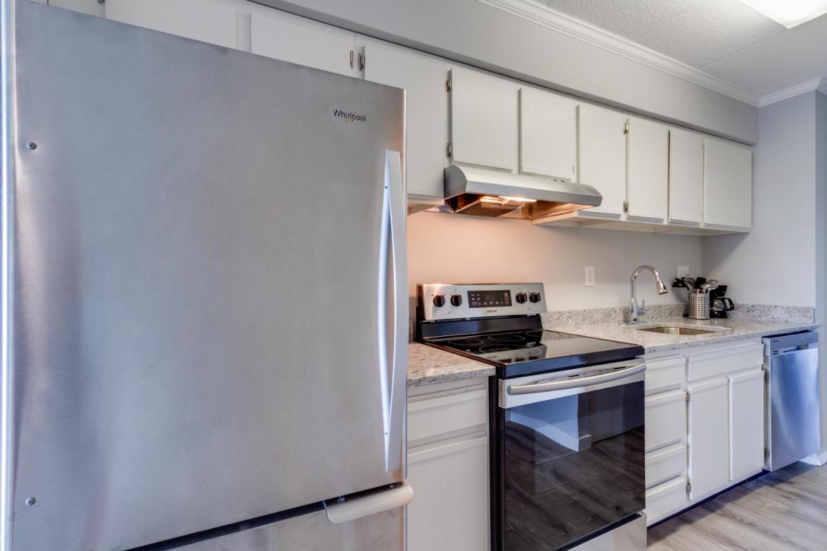Diamond Head Condos - image 4
