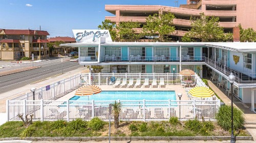 Eden Roc Motel - image 1