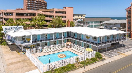 Eden Roc Motel - image 12
