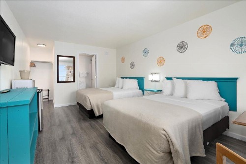 Eden Roc Motel - image 35