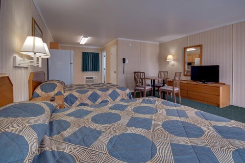Sahara Motel - image 19