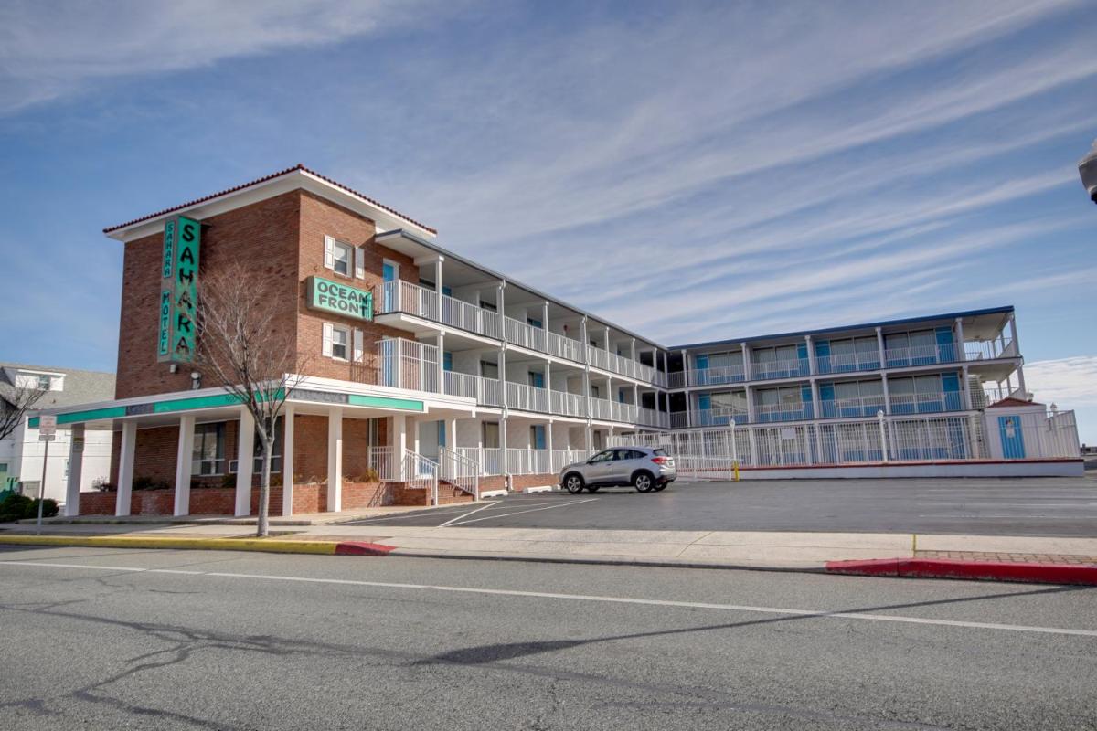 Sahara Motel - image 2