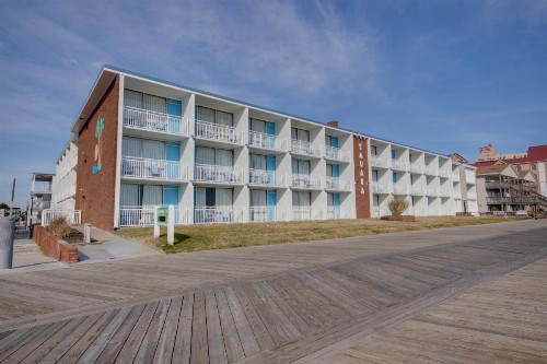 Sahara Motel - image 3
