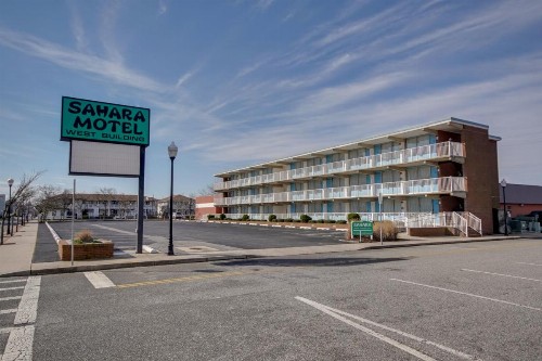 Sahara Motel - image 4