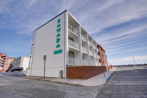 Sahara Motel - image 5
