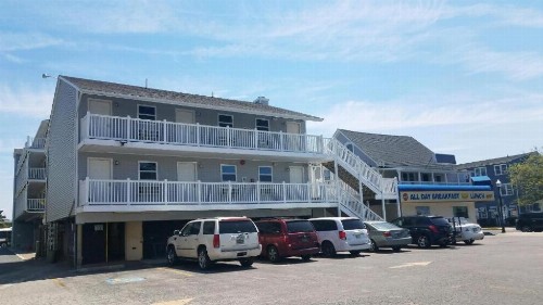 Atlantic Breeze Motel & Apartments - image 5