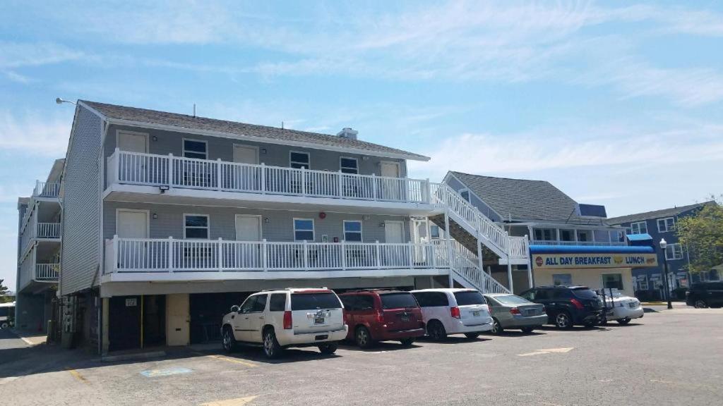 Atlantic Breeze Motel & Apartments - image 5