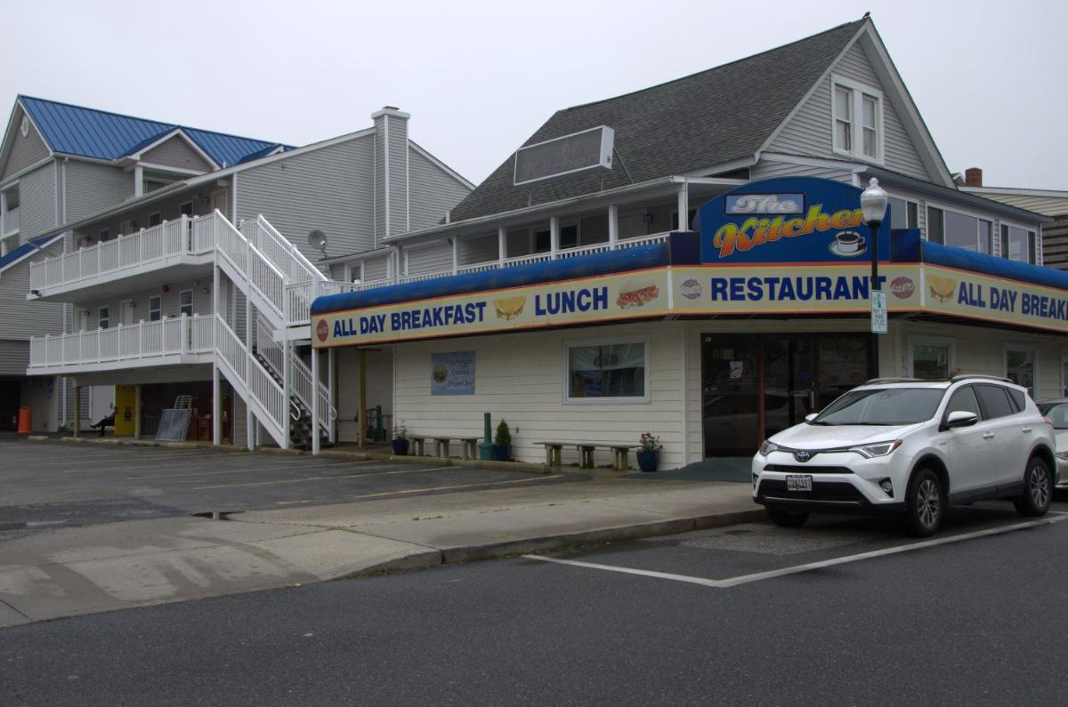 Atlantic Breeze Motel & Apartments - image 6
