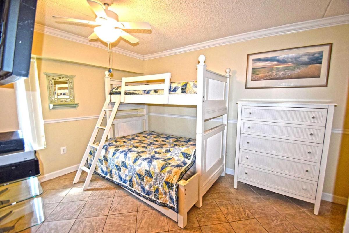 Seatime 303S Condo - image 3
