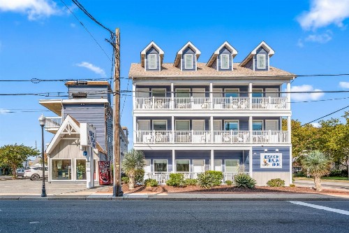 Beach Bum Inn - image 11
