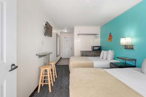 Beach Bum Inn - image 15