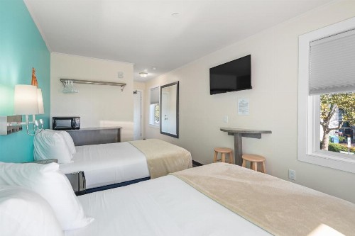 Beach Bum Inn - image 21