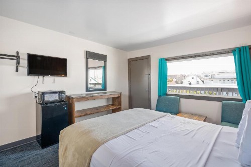 Beach Bum Inn - image 40