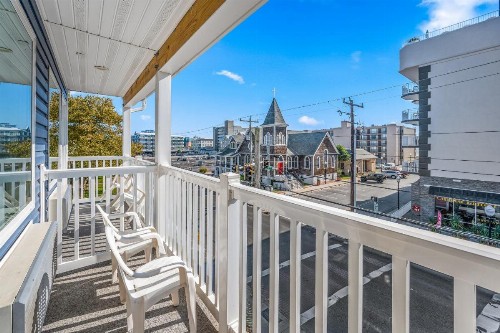 Beach Bum Inn - image 42