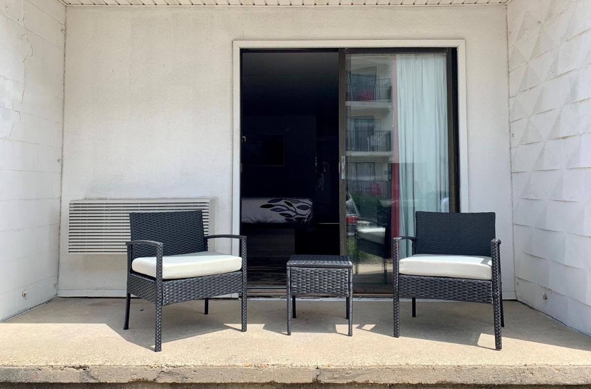 Simple Life Motel - image 3