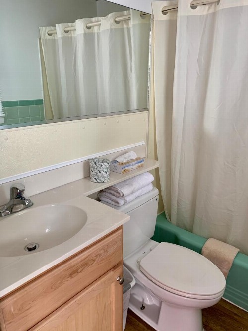 Simple Life Motel - image 5