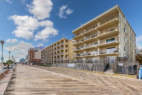 Oceanfront at Golden Beach - image 11