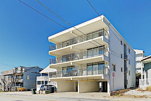 Comfy Condo w/ Balcony & Views -- 200’ to Beach! condo