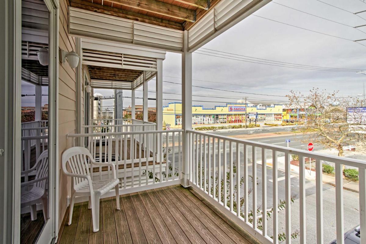 Renovated Ocean City Townhome - 1 Block to Beach! - image 3