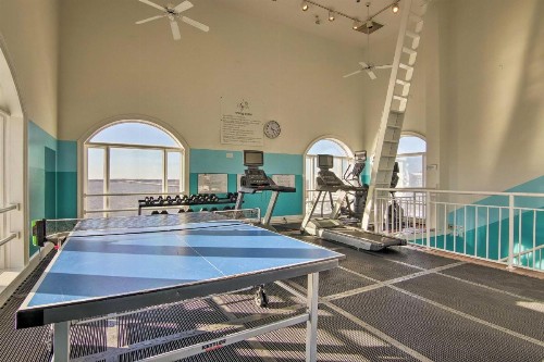 Newly Updated Condo with Beautiful Views and Location! - image 9