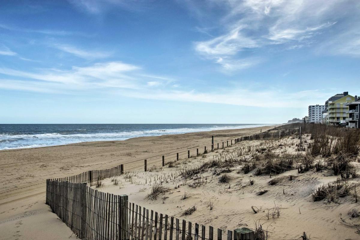 Nautical Beachfront Condo with Deck and Ocean Views! - image 7