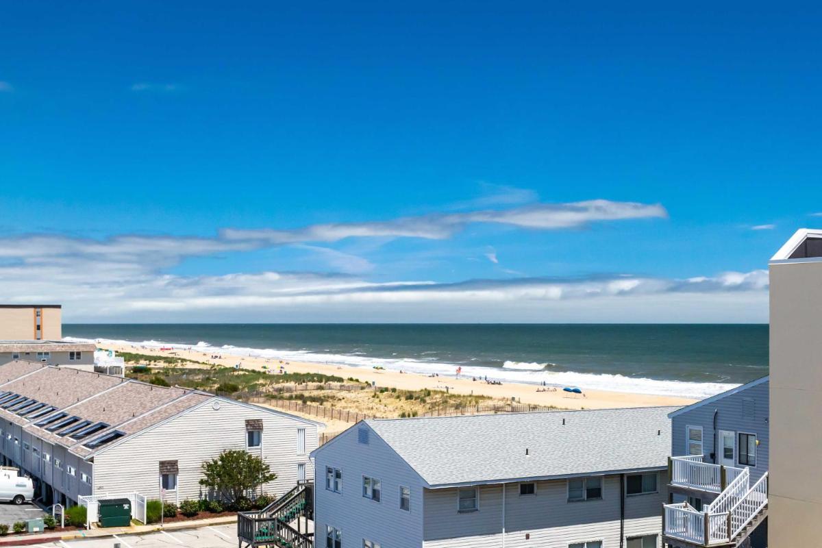 Ocean City Condo with Balcony - Walk to Beach! - image 4