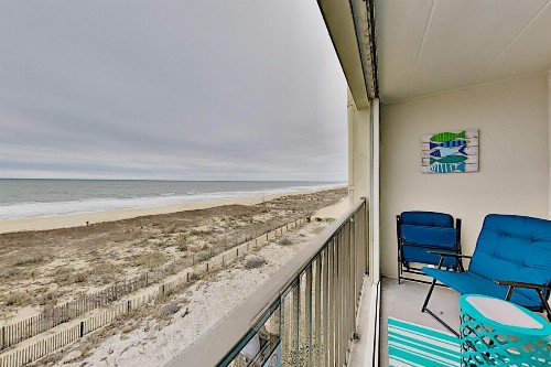 Updated Oceanfront Constellation House Condo condo - image 12