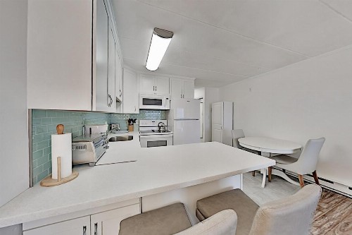 Updated Oceanfront Constellation House Condo condo - image 4