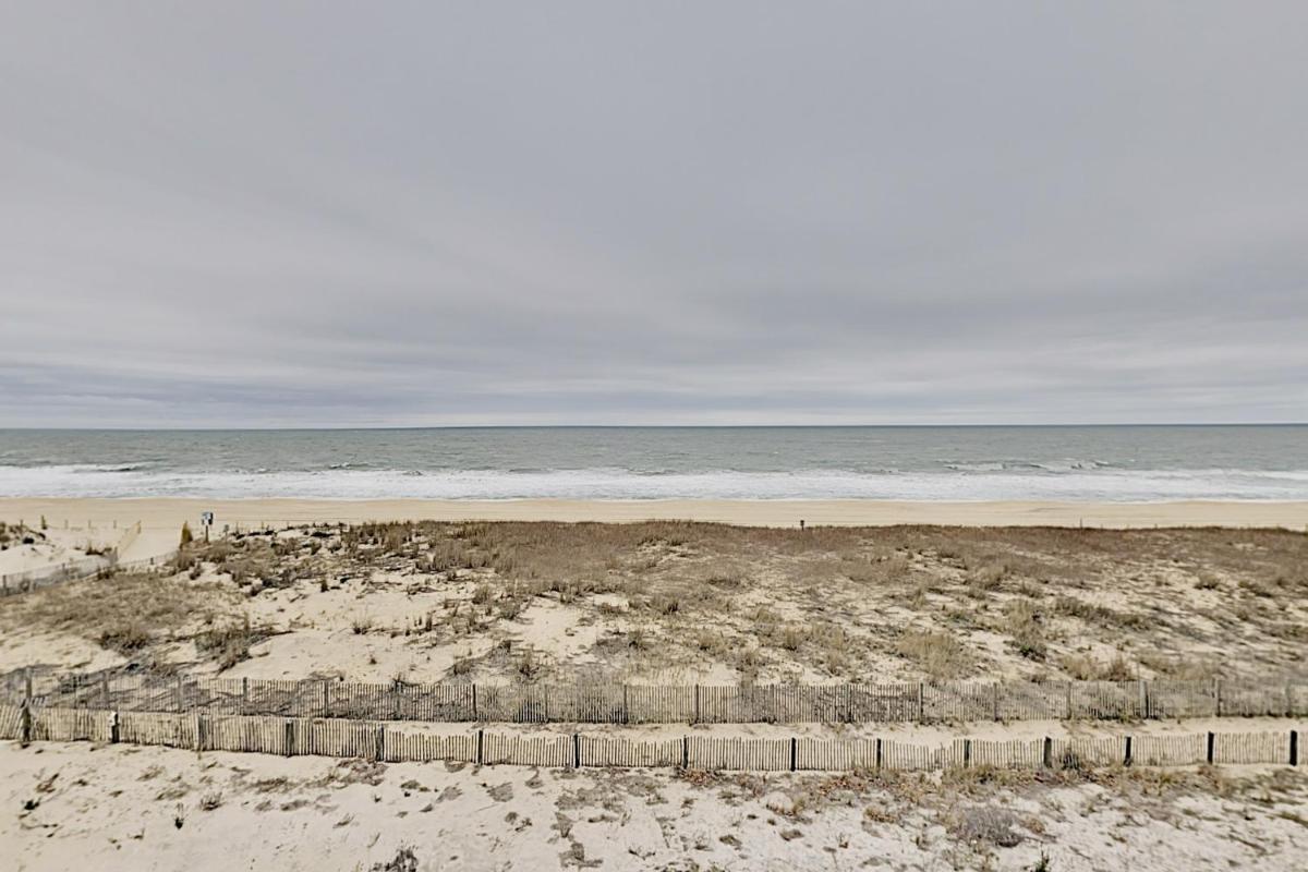 Updated Oceanfront Constellation House Condo condo - image 7