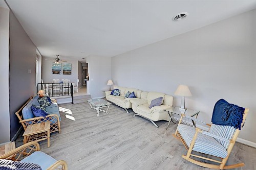 Renovated Beachfront Penthouse - Steps to Sand condo - image 7