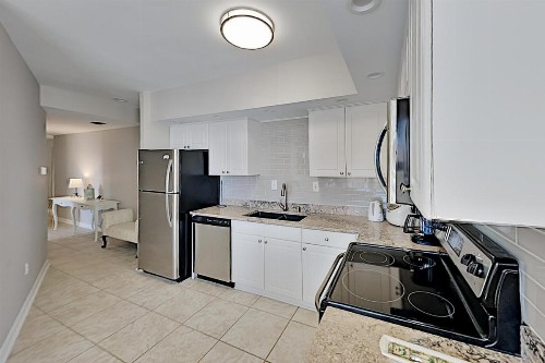 Renovated Beachfront Penthouse - Steps to Sand condo - image 8