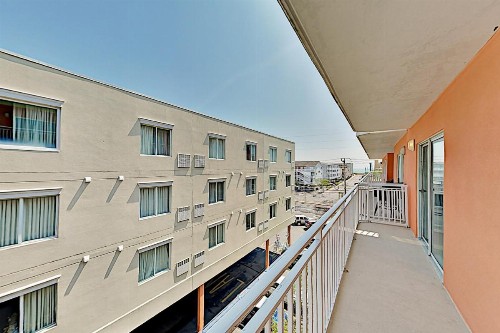 Bayside Retreat with Pool Walk to Beach & Dining condo - image 3