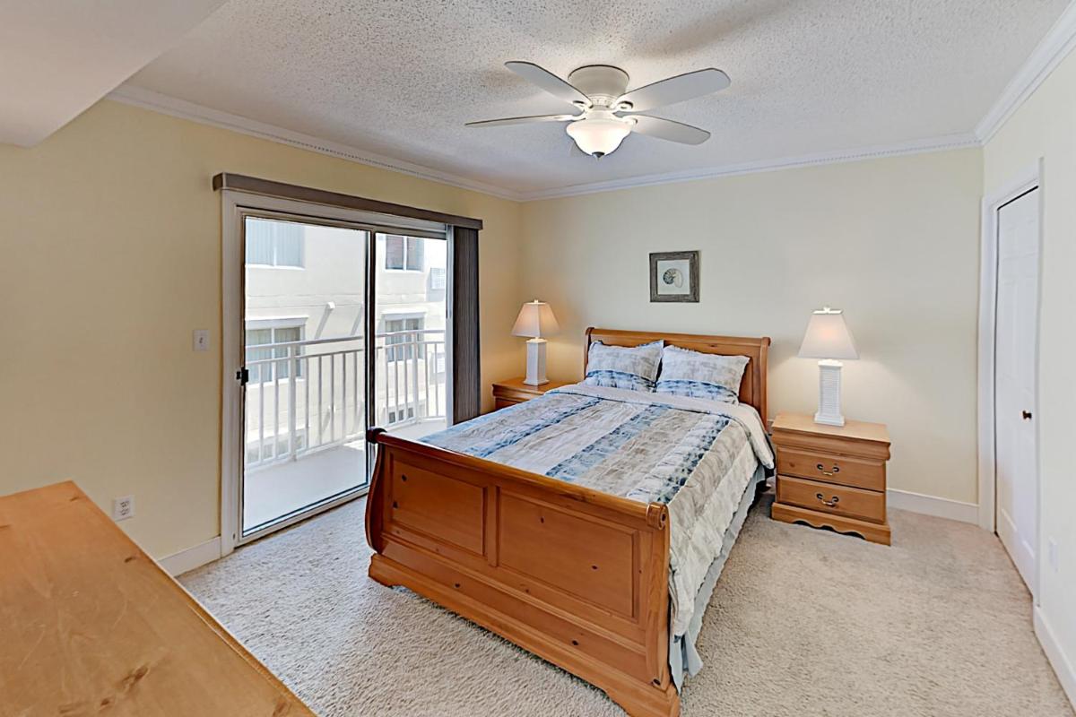 Bayside Retreat with Pool Walk to Beach & Dining condo - image 5