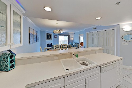 Bayside Retreat with Pool Walk to Beach & Dining condo - image 9