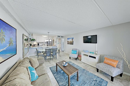 Stylish Beachfront Condo with Pool - Steps to Sand condo - image 8