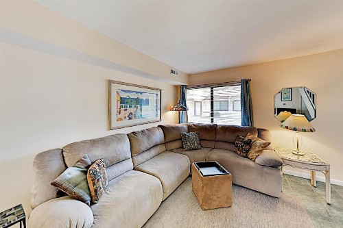 Updated Beach Club Condo - Pool - Walk to Beach condo - image 5