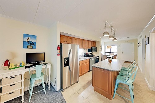 Ocean-Front Tidewater Condo - Beach Boardwalk condo - image 3