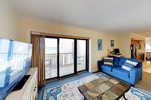 Ocean-Front Tidewater Condo - Beach Boardwalk condo - image 6