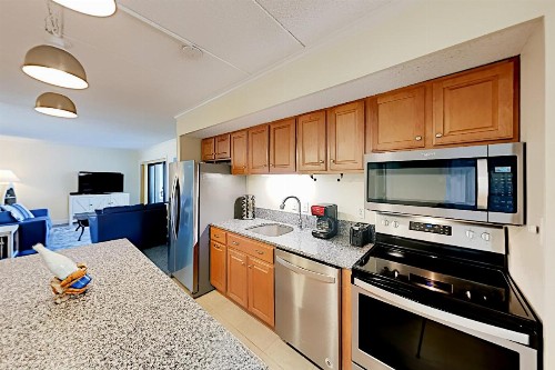 Ocean-Front Tidewater Condo - Beach Boardwalk condo - image 9