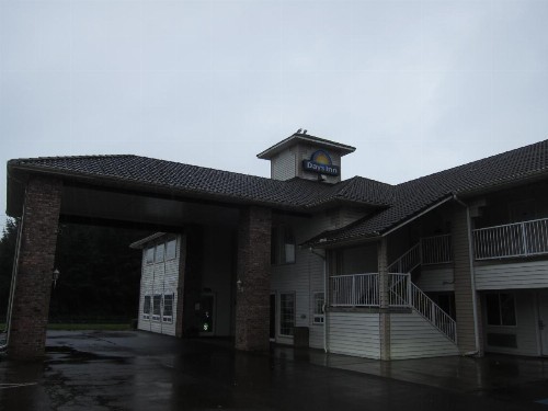 Days Inn by Wyndham Ocean Shores - image 11