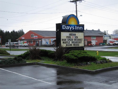 Days Inn by Wyndham Ocean Shores - image 12
