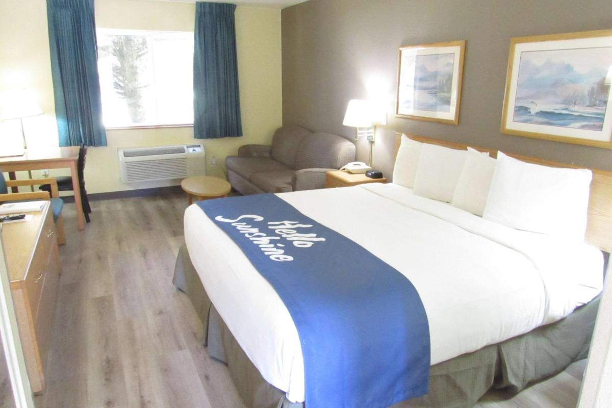 Days Inn by Wyndham Ocean Shores - image 3