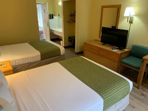 Days Inn by Wyndham Ocean Shores - image 38
