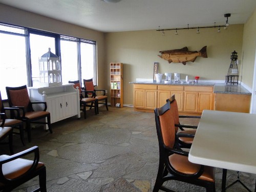 Ocean Shores Inn & Suites - image 27