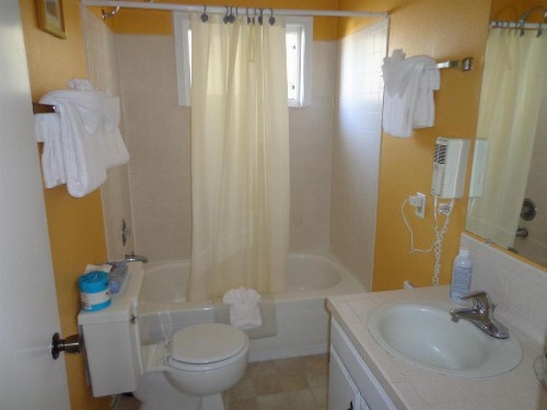 Ocean Shores Inn & Suites - image 33