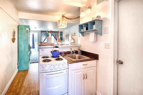 Waters Edge Condo - image 11