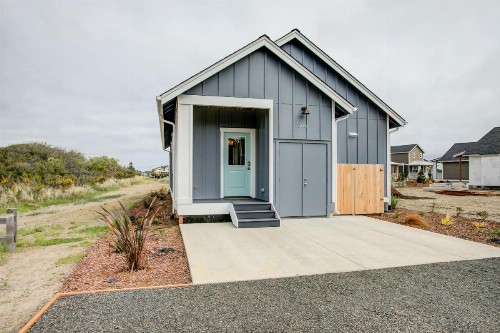 Sand Castle Cottage - Oyhut Bay Seaside Village - image 3