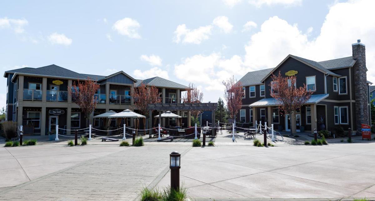Rays Harbor - Oyhut Bay Seaside Village - image 6