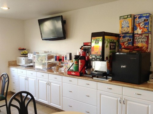 Days Inn by Wyndham Oceanside - image 25