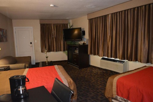 Harbor Inn & Suites Oceanside - image 14